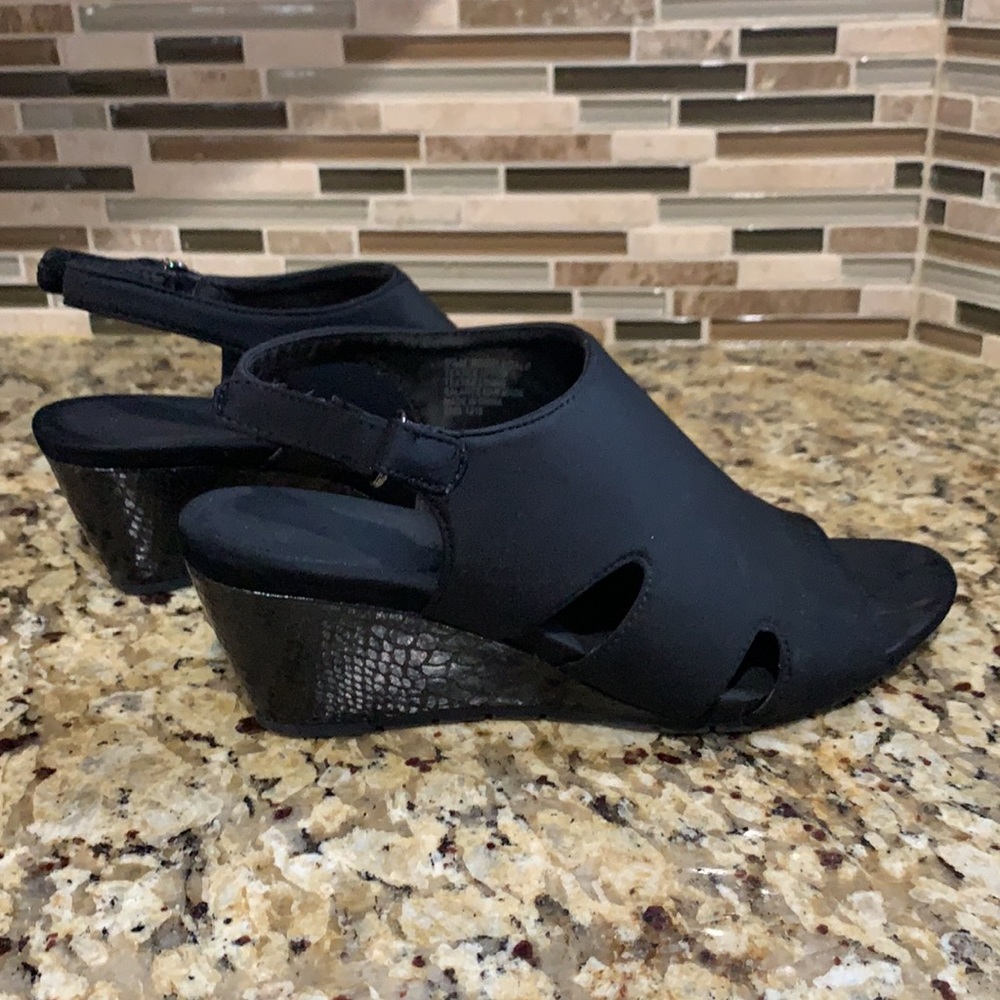 Black Bandolino sandals, size 9.5